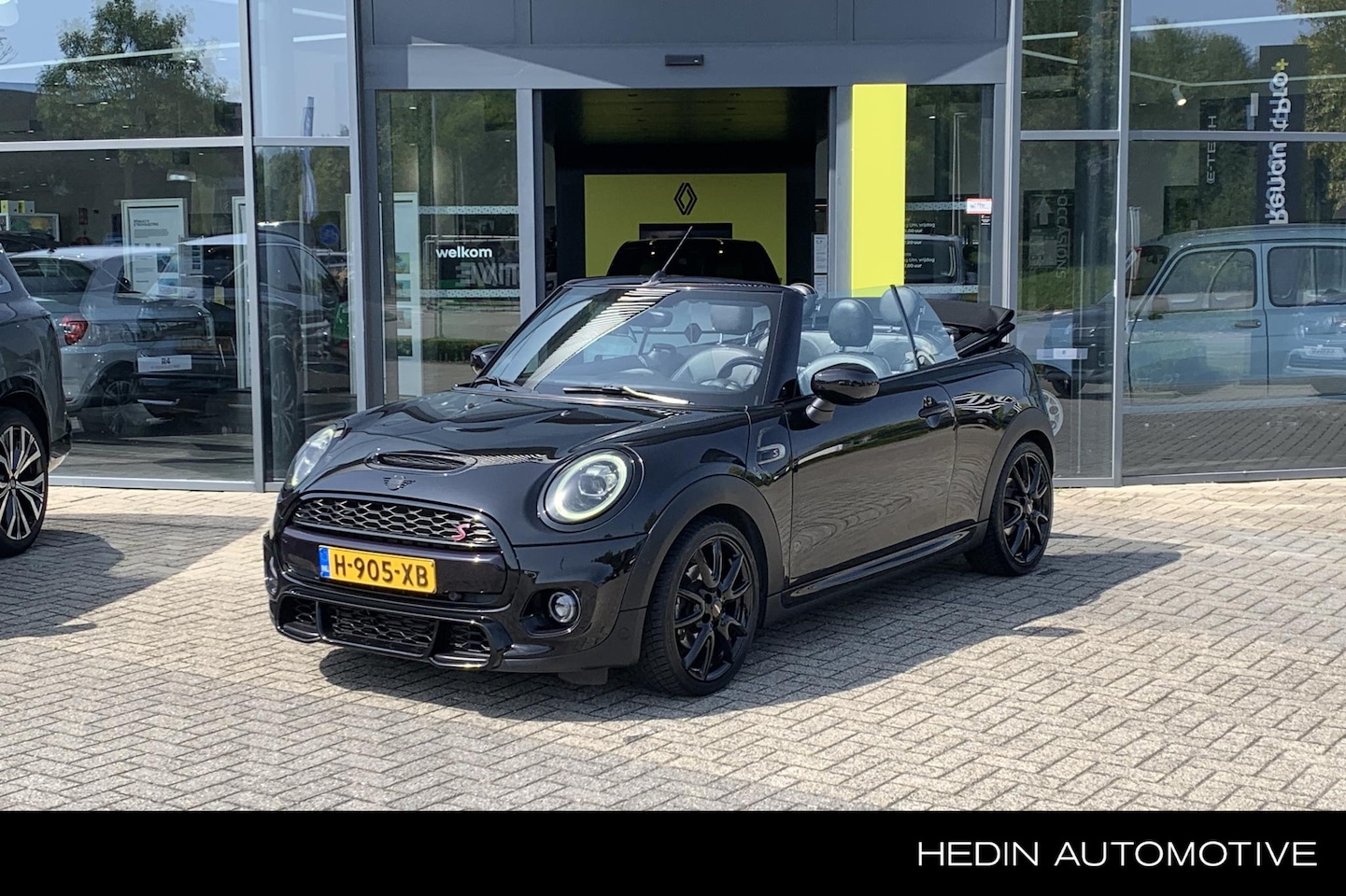MINI Cabrio - Mini 2.0 Cooper S Hammersmith | JCW pakket | Harman kardon | Lederen bekleding | 18 inch l - AutoWereld.nl