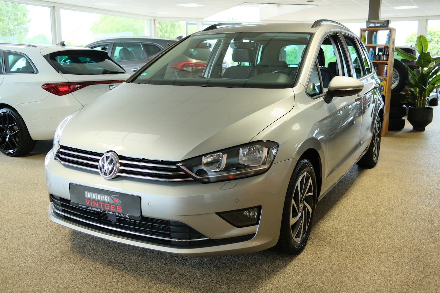 Volkswagen Golf Sportsvan - 1.4 TSI DSG 122pk Highline Sound !! PDC/CARPLAY/NAVI/LMV - AutoWereld.nl
