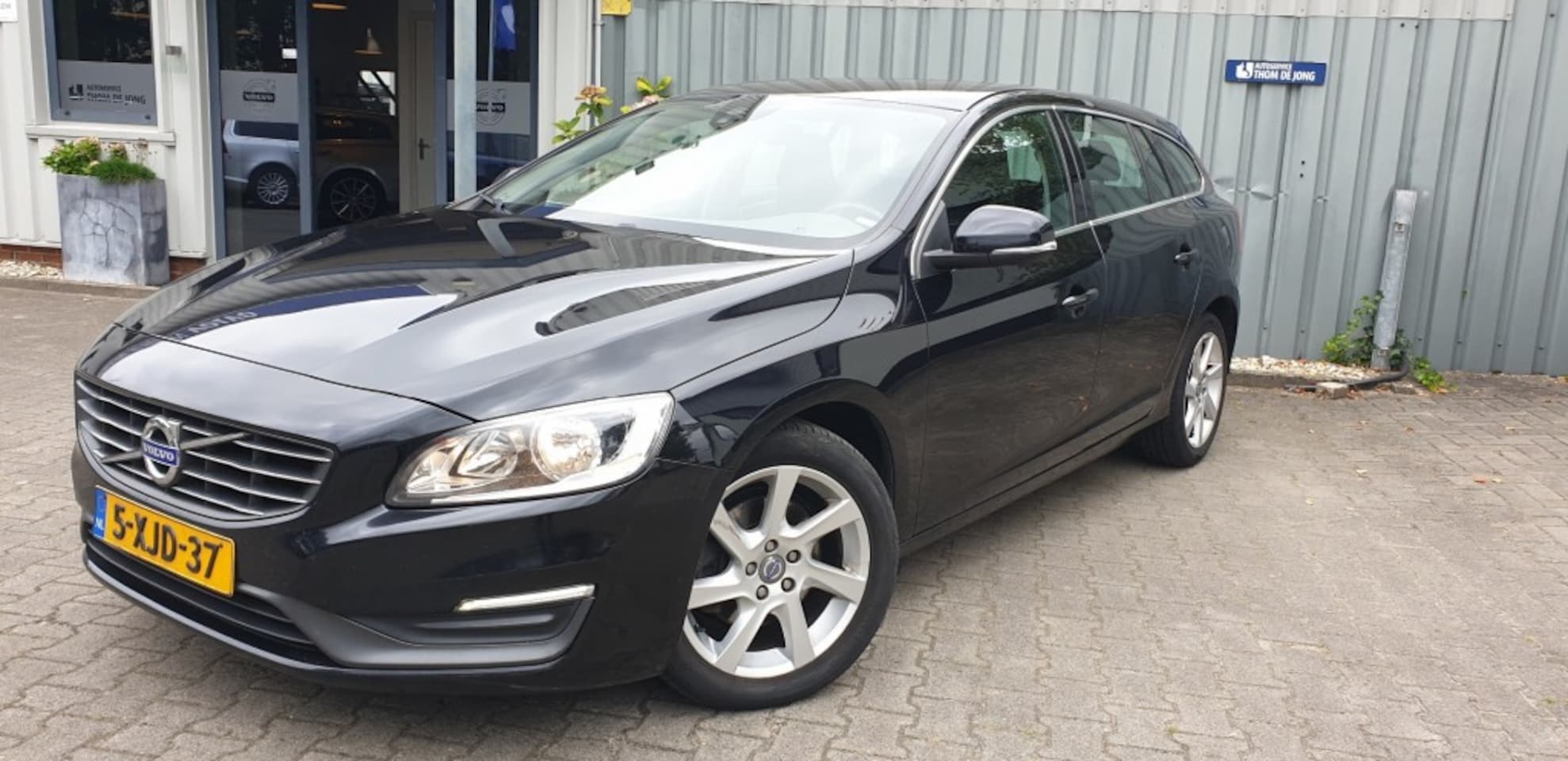 Volvo V60 - 1.4 TSI HIGH EXECUTIVE LINE BLUEMOTION - AutoWereld.nl