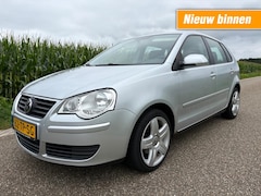 Volkswagen Polo - 1.6-16V SPORTLINE / AIRCO / NIEUWE APK / BLEUTOOTH