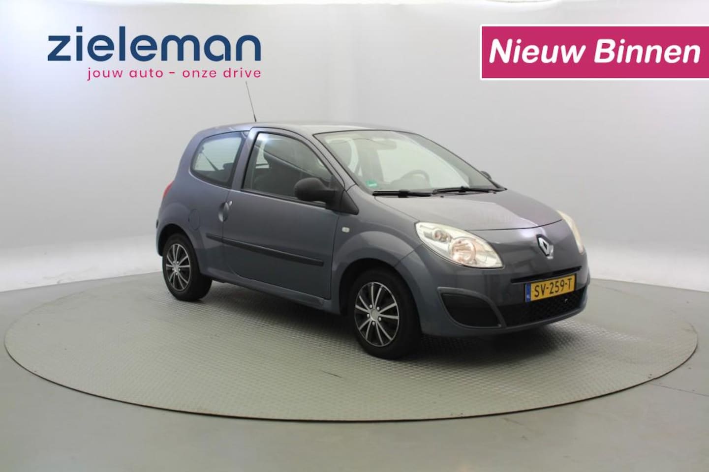 Renault Twingo - 1.2 Acces - Airco - AutoWereld.nl