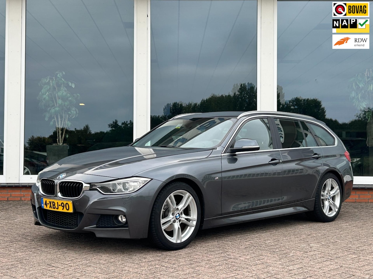 BMW 3-serie Touring - M Sport - Origineel NL - NAP - Navi Prof - PDC - H&K - Trekhaak - AutoWereld.nl