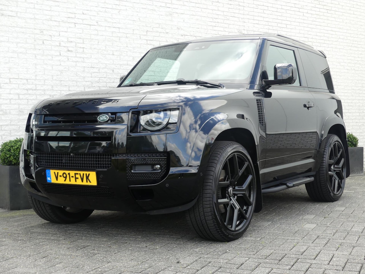 Land Rover Defender 90 - X-DYNAMIC 250D "23 INCH LMV/TREKHAAK full opties - AutoWereld.nl