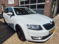 Skoda Octavia Combi - 1.6 TDI Greentech *Full options, € 6950 Ex BPM