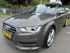 Audi A3 Sportback - 1.8 TFSI Attraction Pro Line S Tronic PDC Cruise control