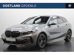 BMW 1-serie - 120i M Sport Automaat / Sportstoelen / Achteruitrijcamera / LED / Live Cockpit Professiona