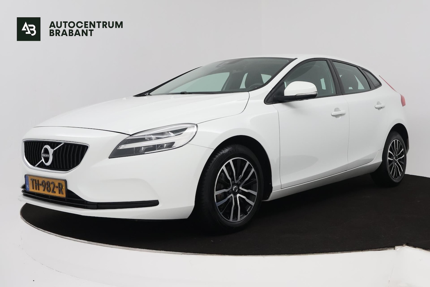 Volvo V40 - 1.5 T2 Edition+ (STOELVERWARMING, AUTOMAAT, VIRTUAL COCKPIT, PARKEERSENSOREN, CRUISE CONTR - AutoWereld.nl
