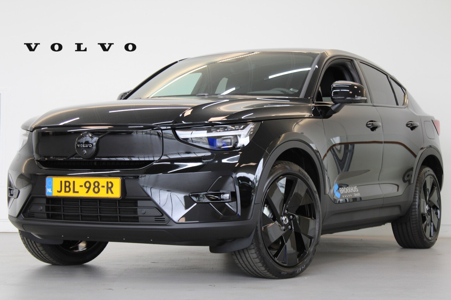 Volvo EC40 - Ext Range 82 kWh Plus Black Edition | Pixel LED | 360º view | HK Audio | Warmtepomp - AutoWereld.nl