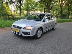 Ford Focus - 1.6-16V Futura Automaat NWE banden, Goed onderhouden