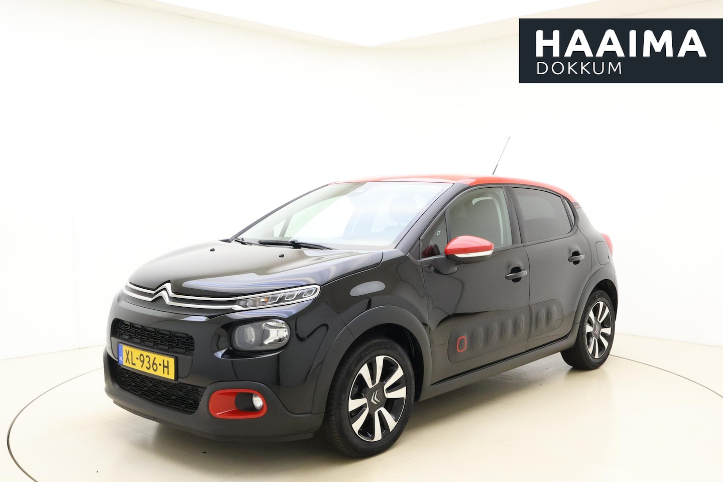 Citroën C3 - 1.2 PureTech ELLE Navigatie | Parkeersensoren | lichtmetalen wielen | Automatische airco - AutoWereld.nl