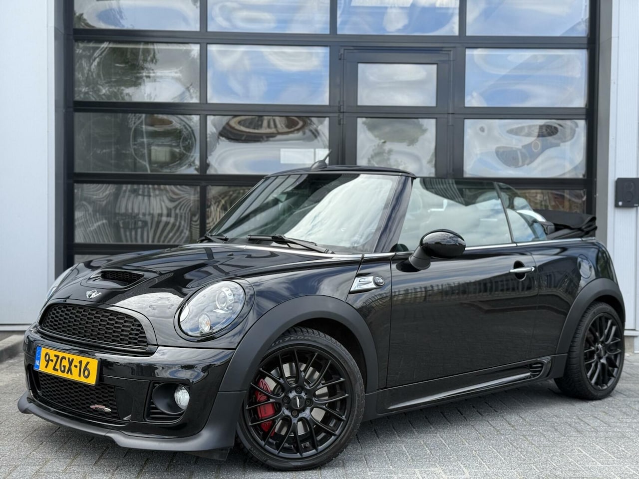 MINI Cabrio - 1.6 John Cooper Works 1.6 John Cooper Works - AutoWereld.nl