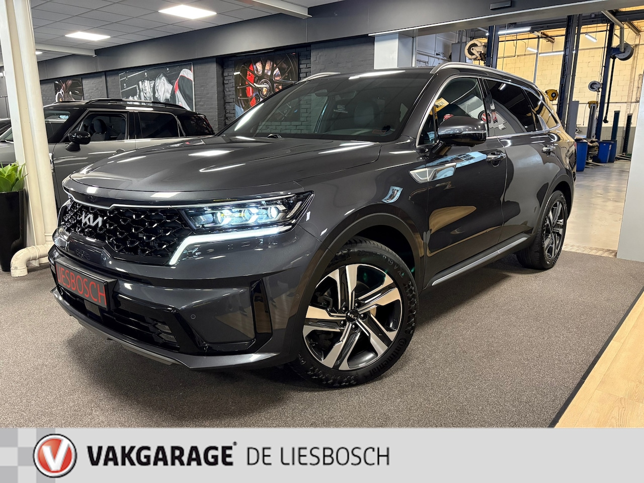 Kia Sorento - 1.6 T-GDI Plug-in Hybrid 4WD ExecutiveLine 7p. / Leder / 360 camera / dealer onderhouden / - AutoWereld.nl