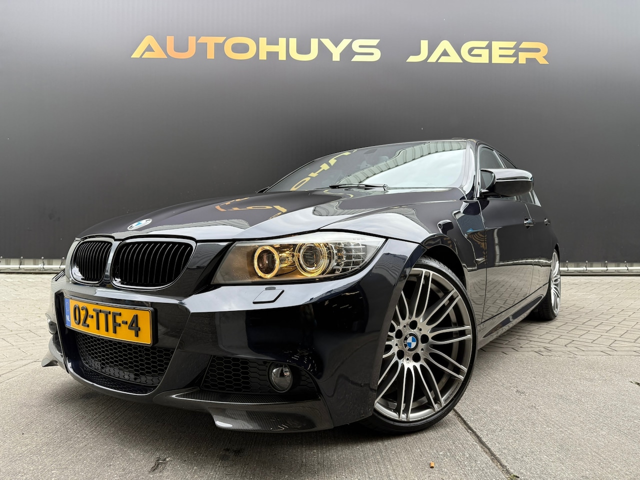 BMW 3-serie - 325i|Mpakket|Carbon|Leder|Flippers|NL|Nap - AutoWereld.nl