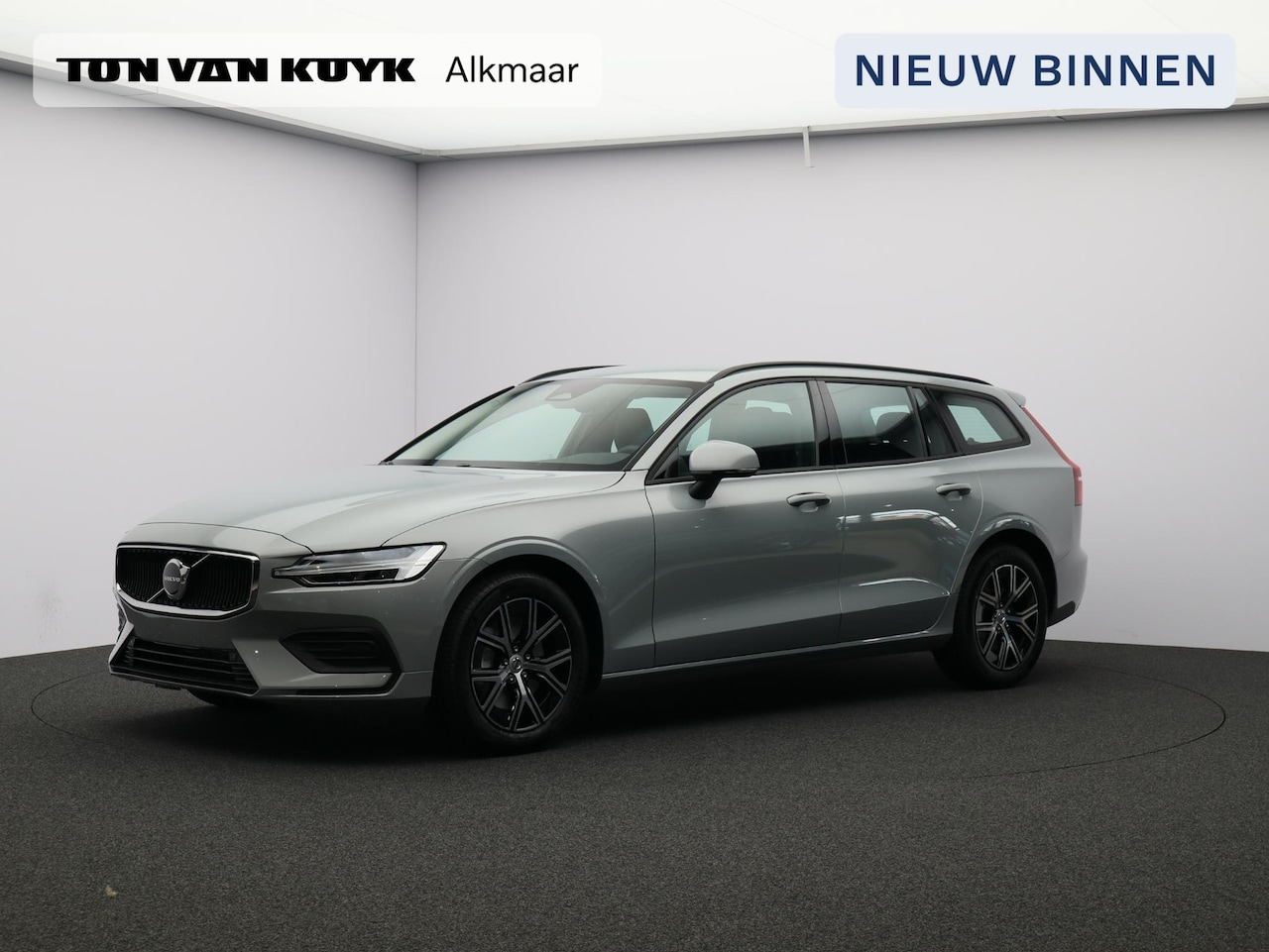 Volvo V60 - 2.0 B4 Essential Edition / Adaptive Cruise / Lederen Bekleding / Stoel + Stuurverwarming / - AutoWereld.nl