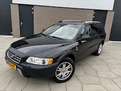 Volvo XC70 - 2.5 T Momentum| Automaat|helemaal volledig klaar gemaakt in topconditie |leder