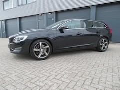 Volvo V60 - 2.4 D6 AWD Plug-In Hybrid Summum nieuwe apk 2026