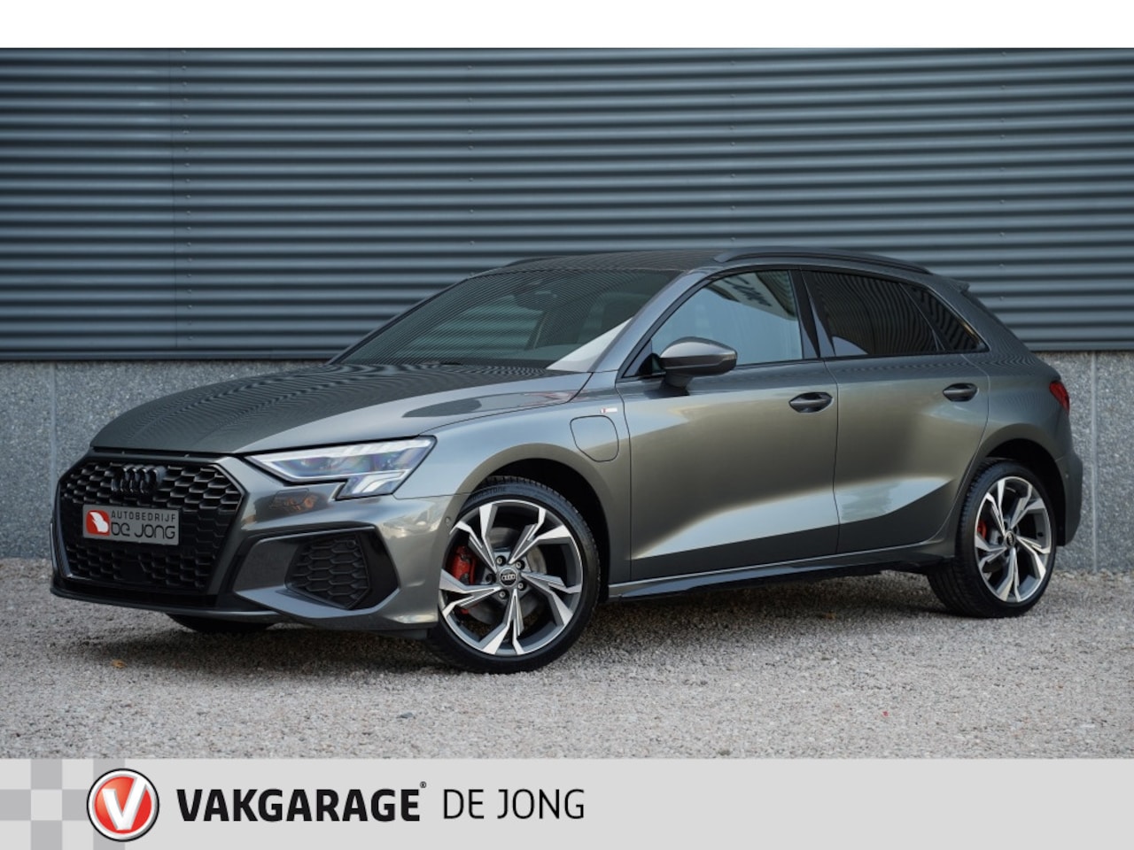 Audi A3 Sportback - 40 TFSIe 204PK 2X S-Line | RS-Stoelen | Rode Stiksels | Black Op - AutoWereld.nl