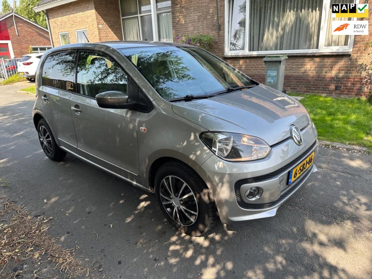 Volkswagen Up! - 1.0 cheer up! BlueMotion AIRCO NAVI DEALER OH - AutoWereld.nl