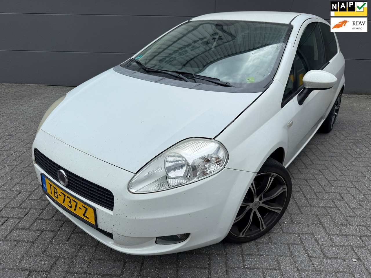 Fiat Grande Punto - 1.4 Active*AIRCO*ELKT-RAAM*VELGEN - AutoWereld.nl