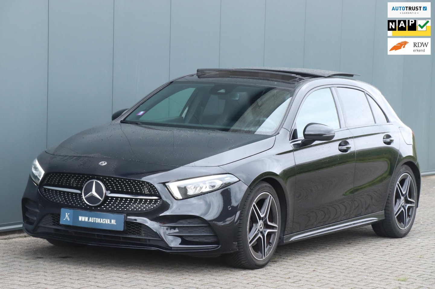 Mercedes-Benz A-klasse - A200 - Night Pakket - AMG - PANO - VOL! - AutoWereld.nl