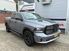 Dodge Ram 1500 - 5.7 V8 4x4 Crew Cab 5'7 Sport Grijze wrap, lage bijtelling, Apple carplay. Kicker soundsys
