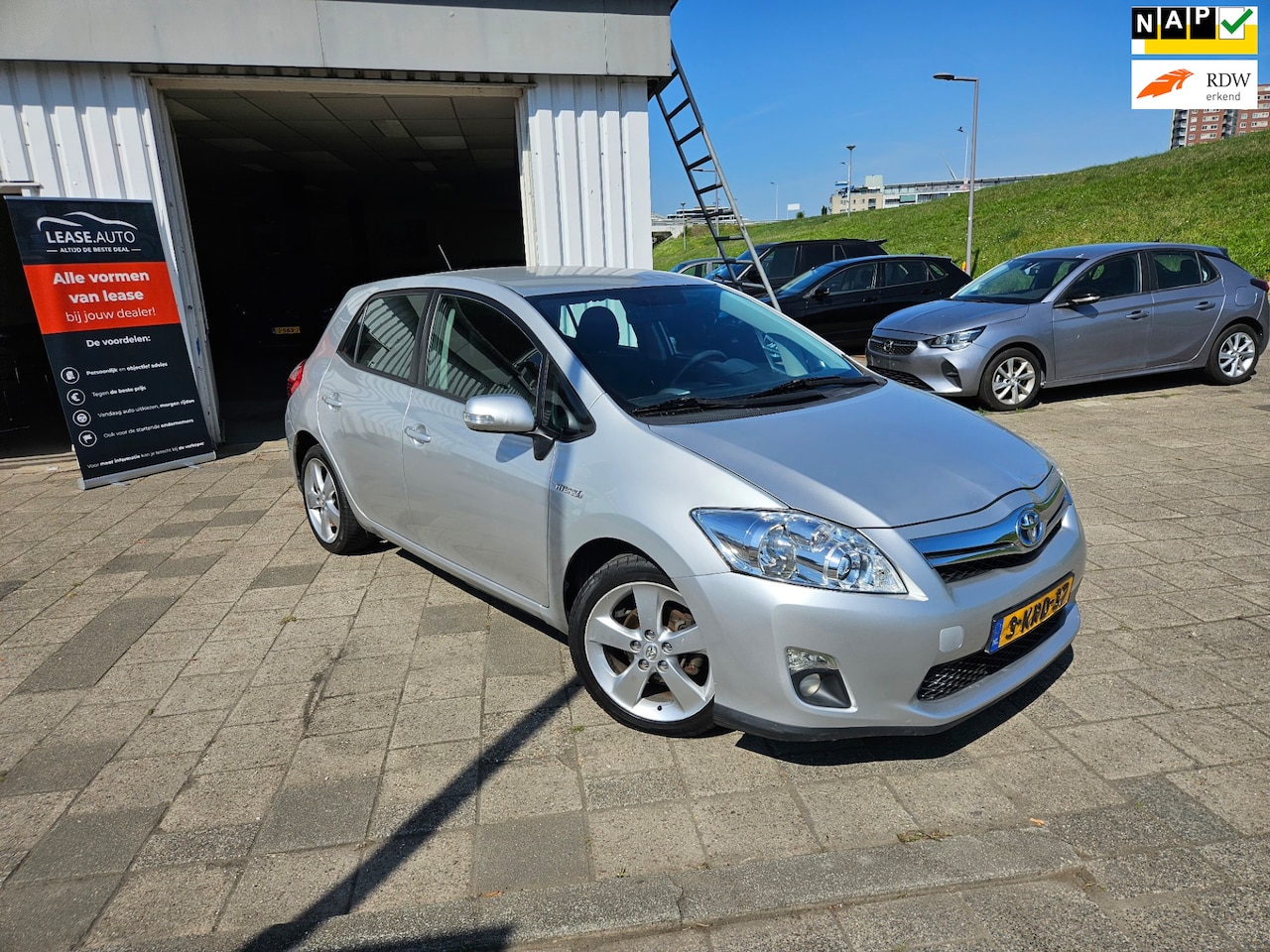 Toyota Auris - 1.8 Full Hybrid Dynamic Business 1.8 Full Hybrid Dynamic Business - AutoWereld.nl