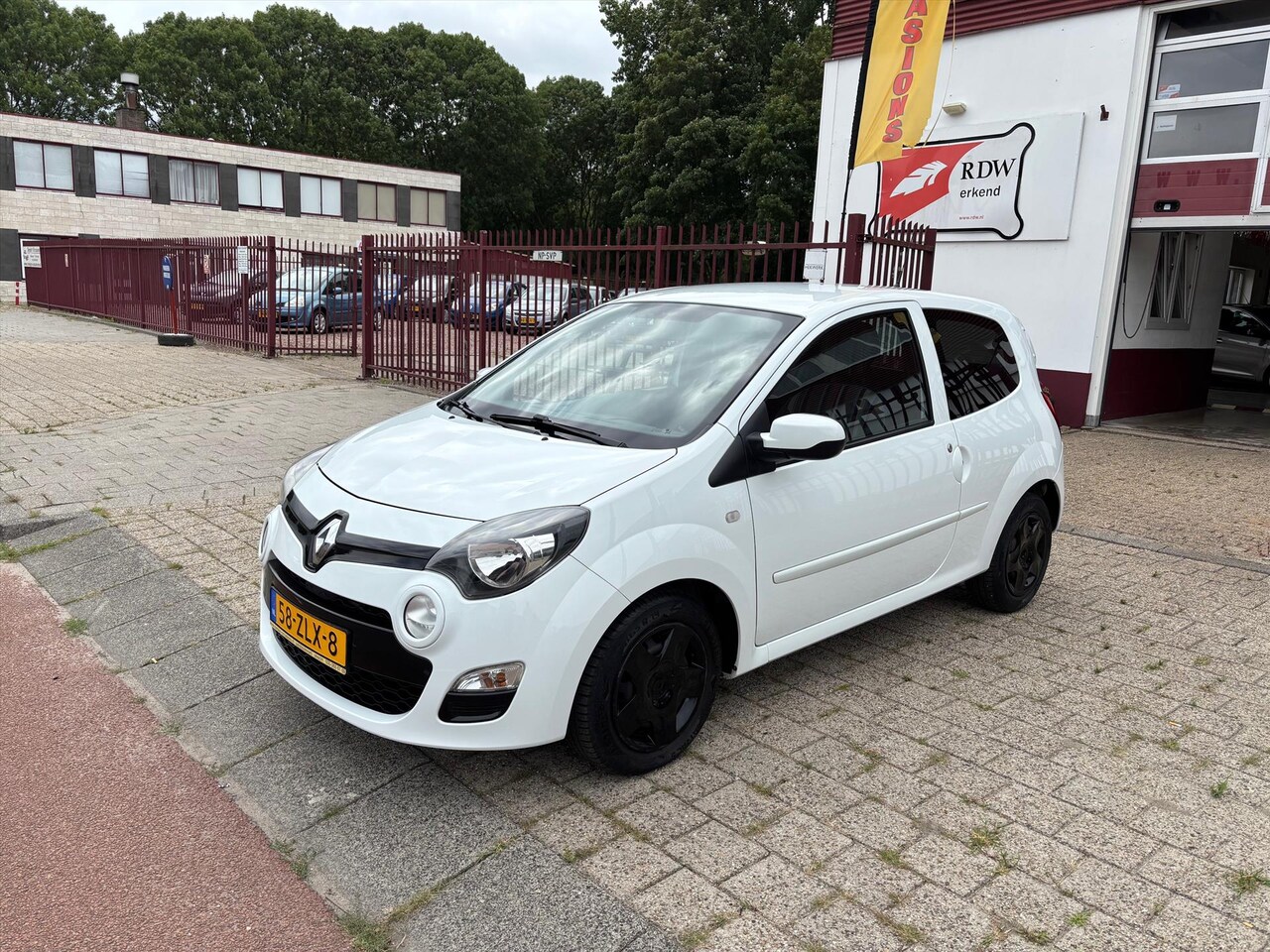 Renault Twingo - 1.2 16V 75pk ECO² Collection - AutoWereld.nl
