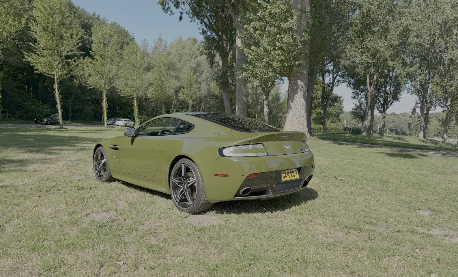 Aston Martin V8 Vantage - 4.7 V8 N430 Sportshift Carbon Pack - AutoWereld.nl