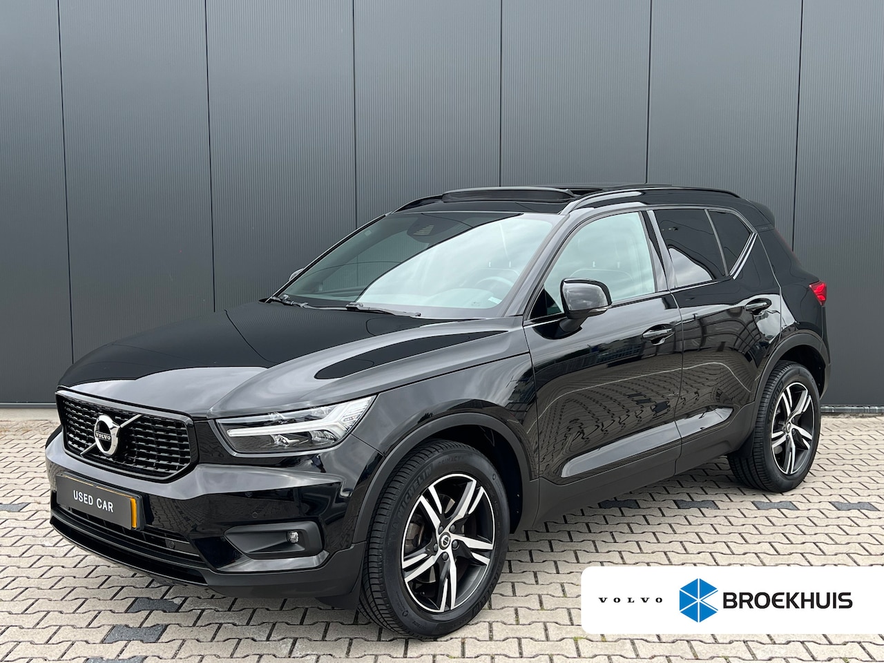 Volvo XC40 - 2.0 T4 R-Design | Panoramadak | Camera | 18'' Lichtmetalen velgen | Harman Kardon | Elektr - AutoWereld.nl