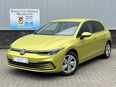 Volkswagen Golf - 1.0 eTSI Life Business | Carplay | Adaptive CC | Key-less | Dodehoek-assistent - Noodremsy