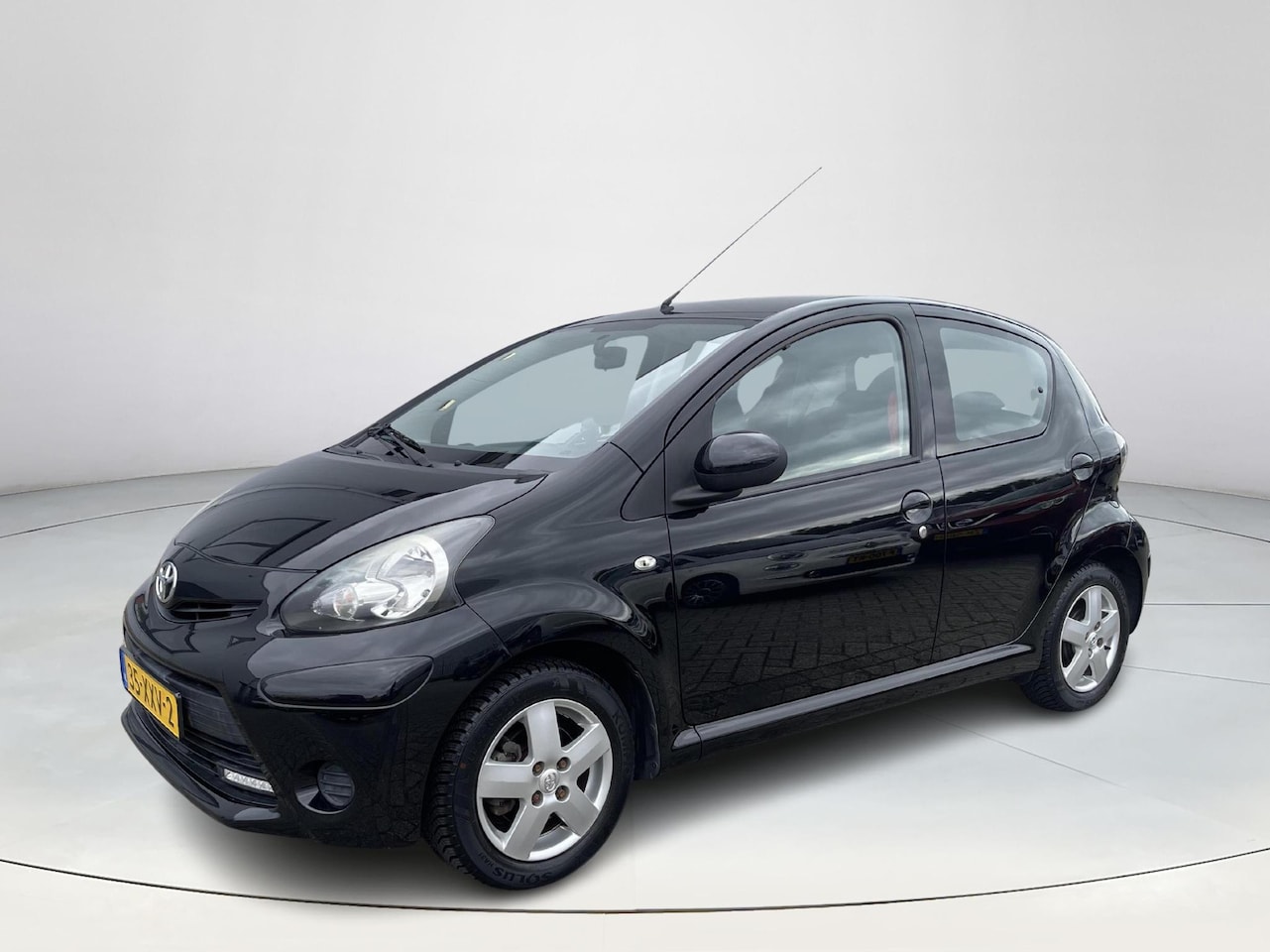 Toyota Aygo - 1.0 VVT-i Aspiration Airconditioning | Elektrisch bedienbare ramen voor | Centrale deurver - AutoWereld.nl