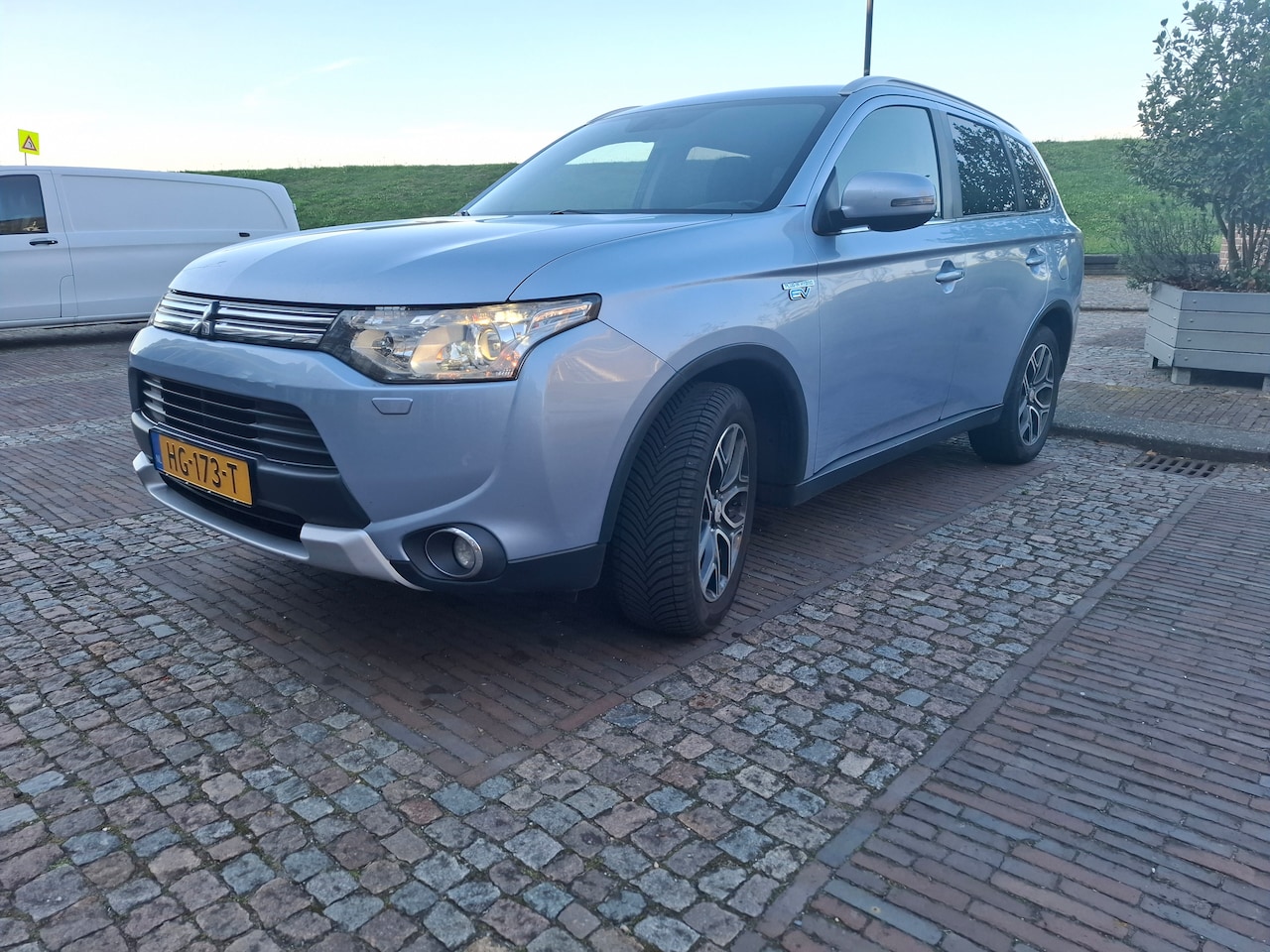 Mitsubishi Outlander - 2.0 PHEV Limited Edition X-Line - AutoWereld.nl