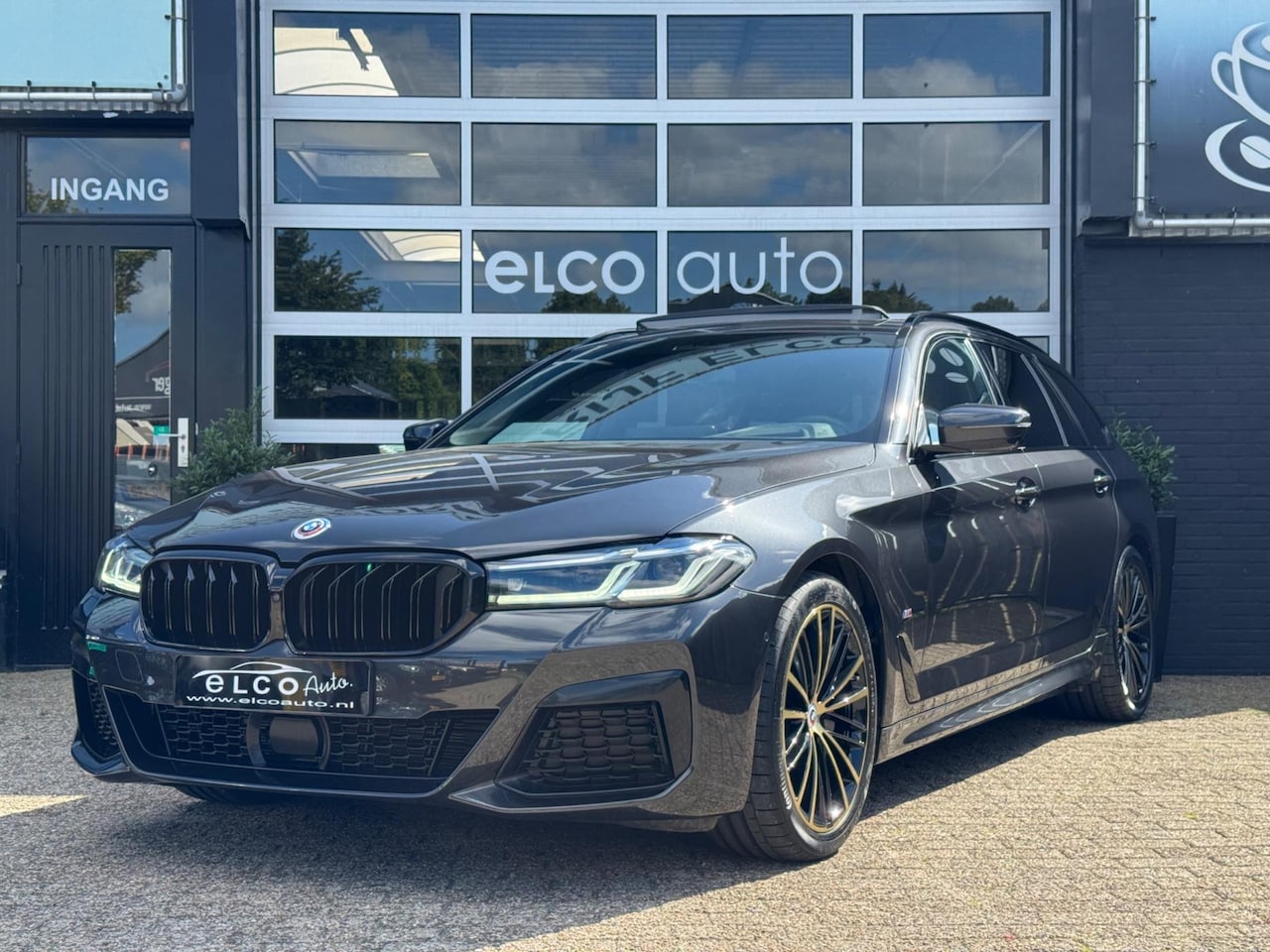 BMW 5-serie Touring - 530i Business Edition Plus / Pano / ACC - AutoWereld.nl