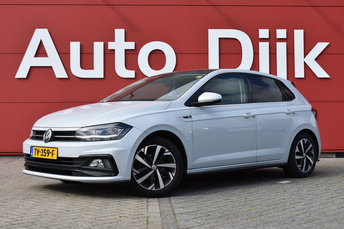 Volkswagen Polo - 1.0 TSI R-Line Comfortline Business LED | Pano | Virtual Cockpit | Trekhaak | Camera | Car - AutoWereld.nl