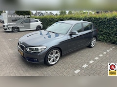 BMW 1-serie - 118i Corporate Lease High Executive - Dealer onderhouden - Climate Control - Parkeersensor