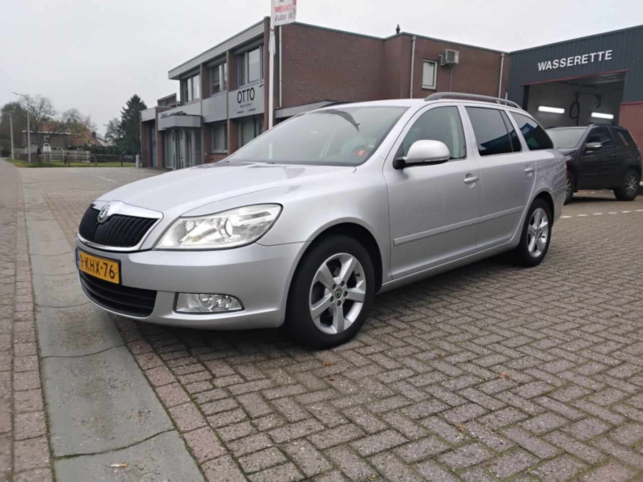 Skoda Octavia - 1.2 TSI ARCTIC / NAVI / PDC - AutoWereld.nl