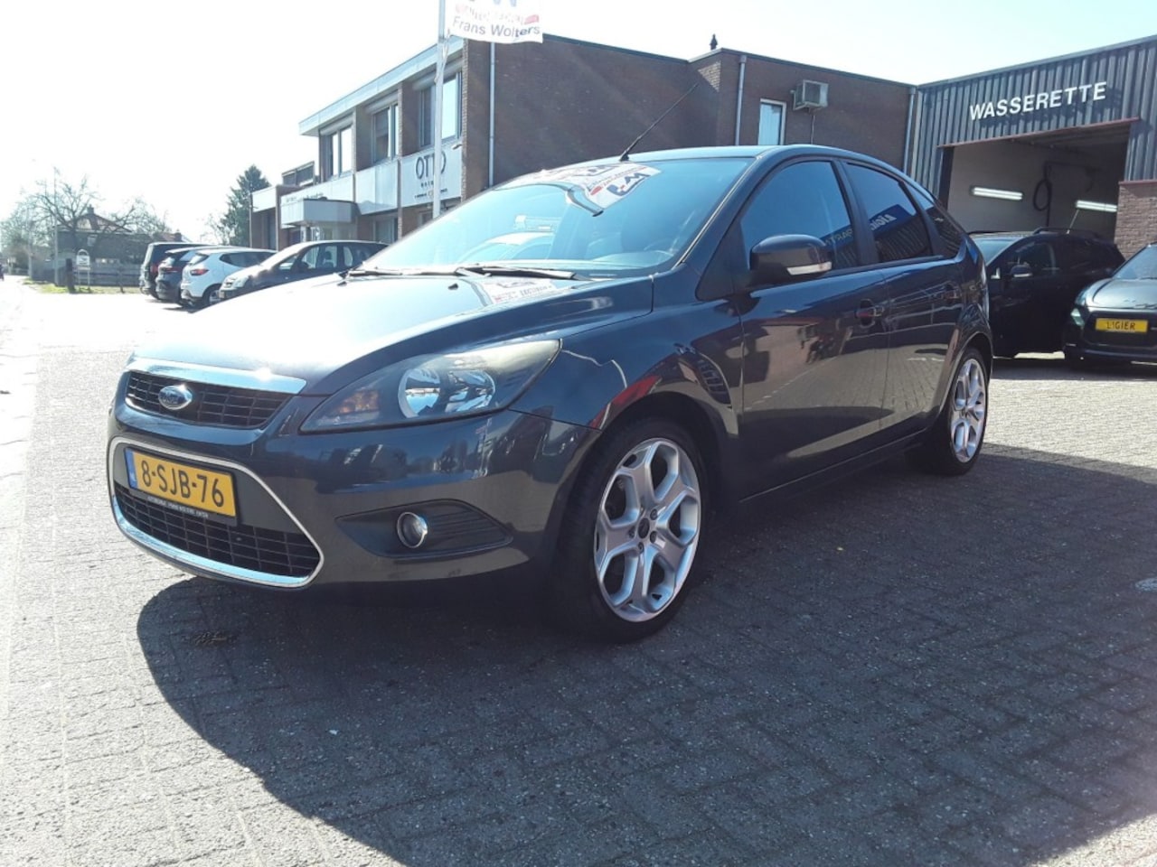 Ford Focus - 1.8 16V TITANIUM / AIRCO / TREKHAAK - AutoWereld.nl