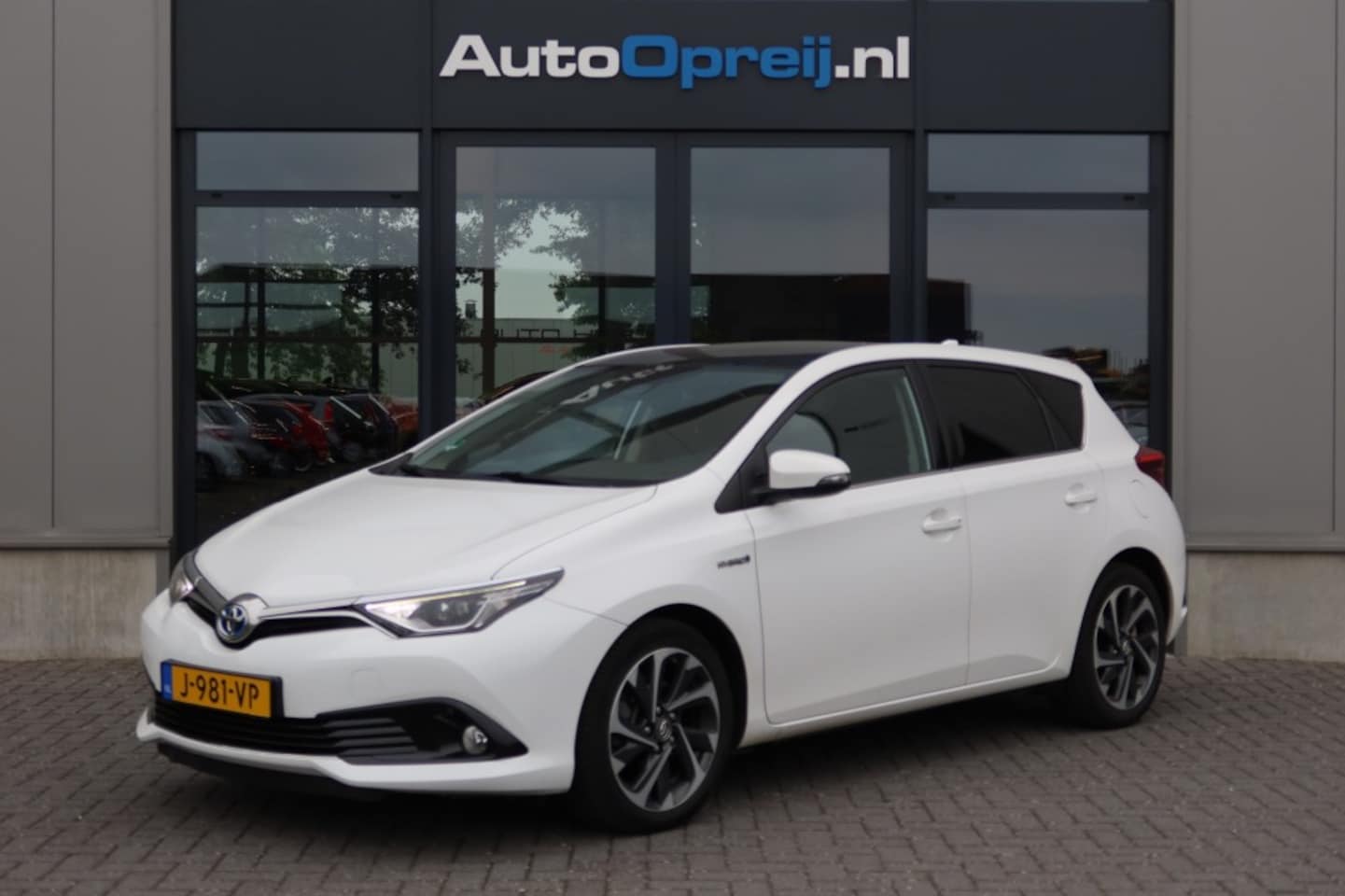 Toyota Auris - 1.8 Hybrid Lease Pro Automaat Clima, NAVI, Camera, Cruise, Panoramadak, PDC, Dealer onderh - AutoWereld.nl