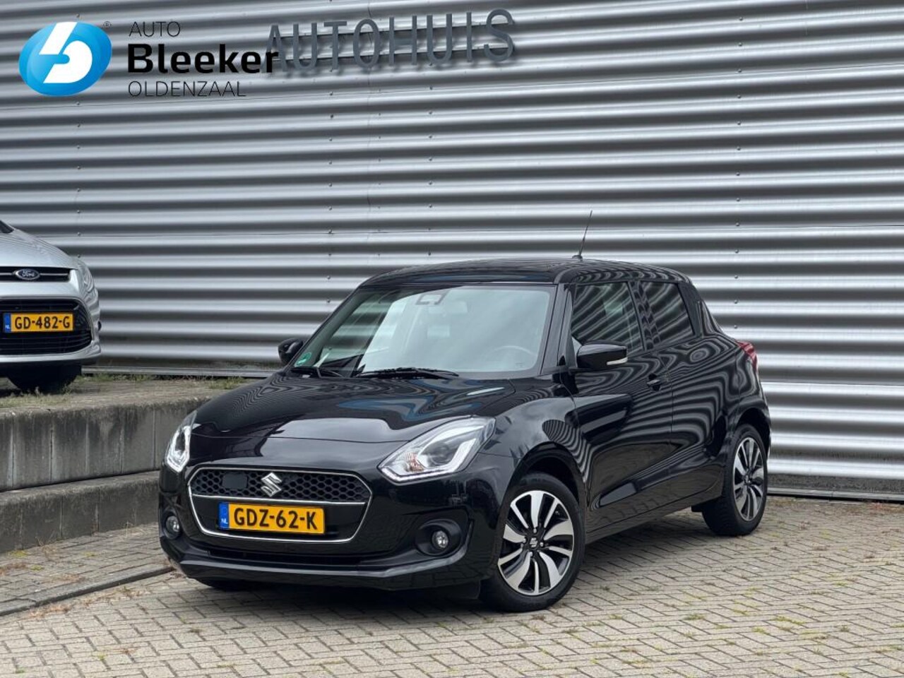 Suzuki Swift - 1.0 Stijl Airco Navi Adap cruise Camera Stoelverwarming Tel - AutoWereld.nl