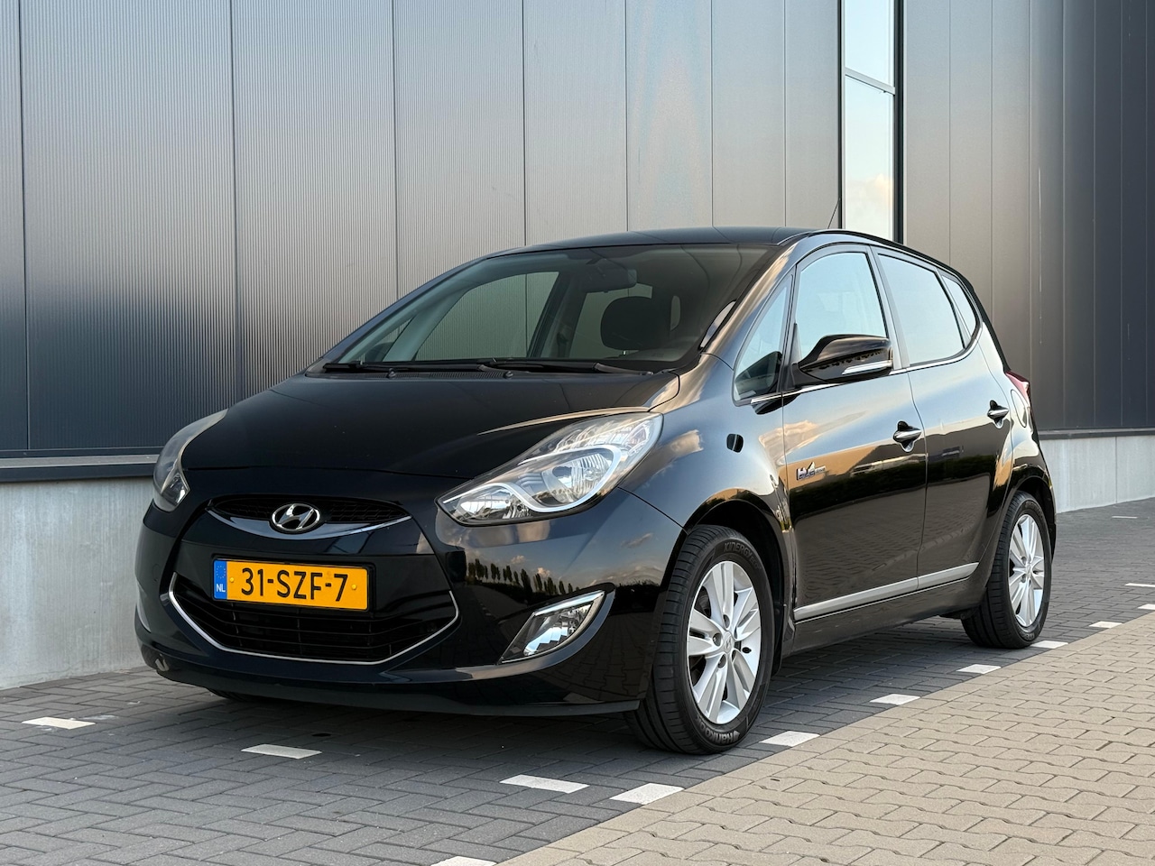 Hyundai ix20 - 1.6i i-Vision 2012 ECC Trekhaak Cruise hoge instap - AutoWereld.nl
