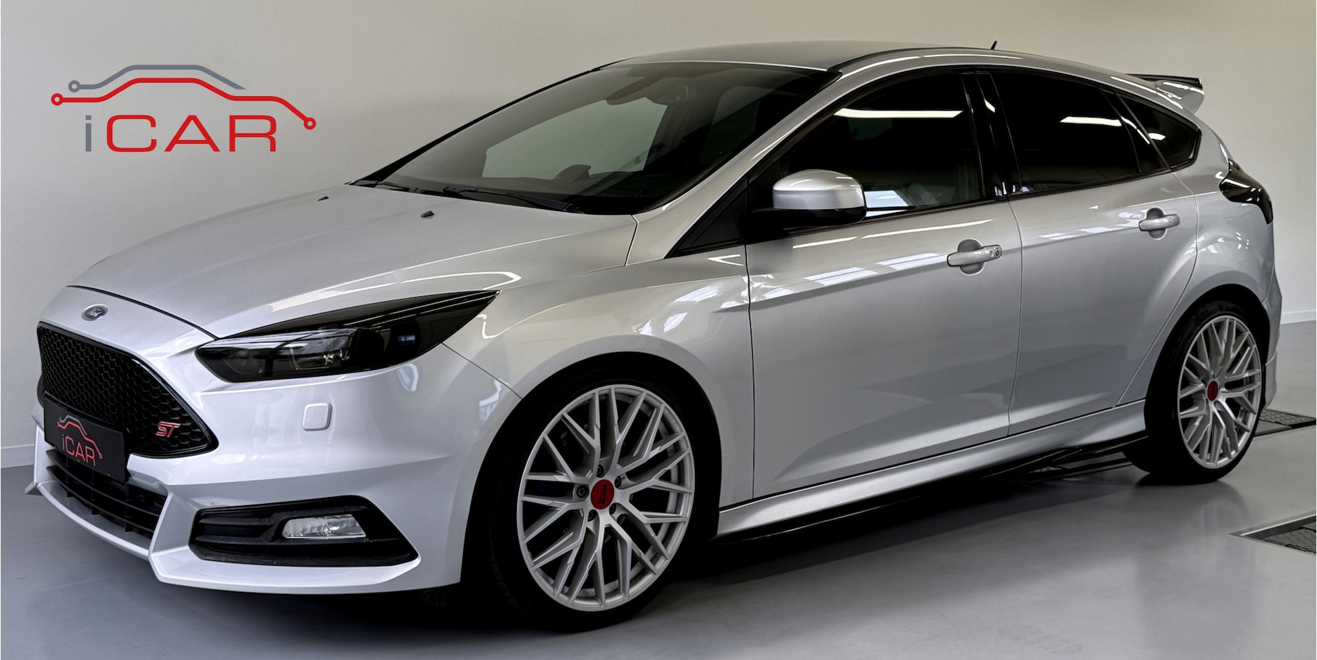 Ford Focus - 2.0 ST-2 Maxton-Xenon-19 inch-Cruise - AutoWereld.nl