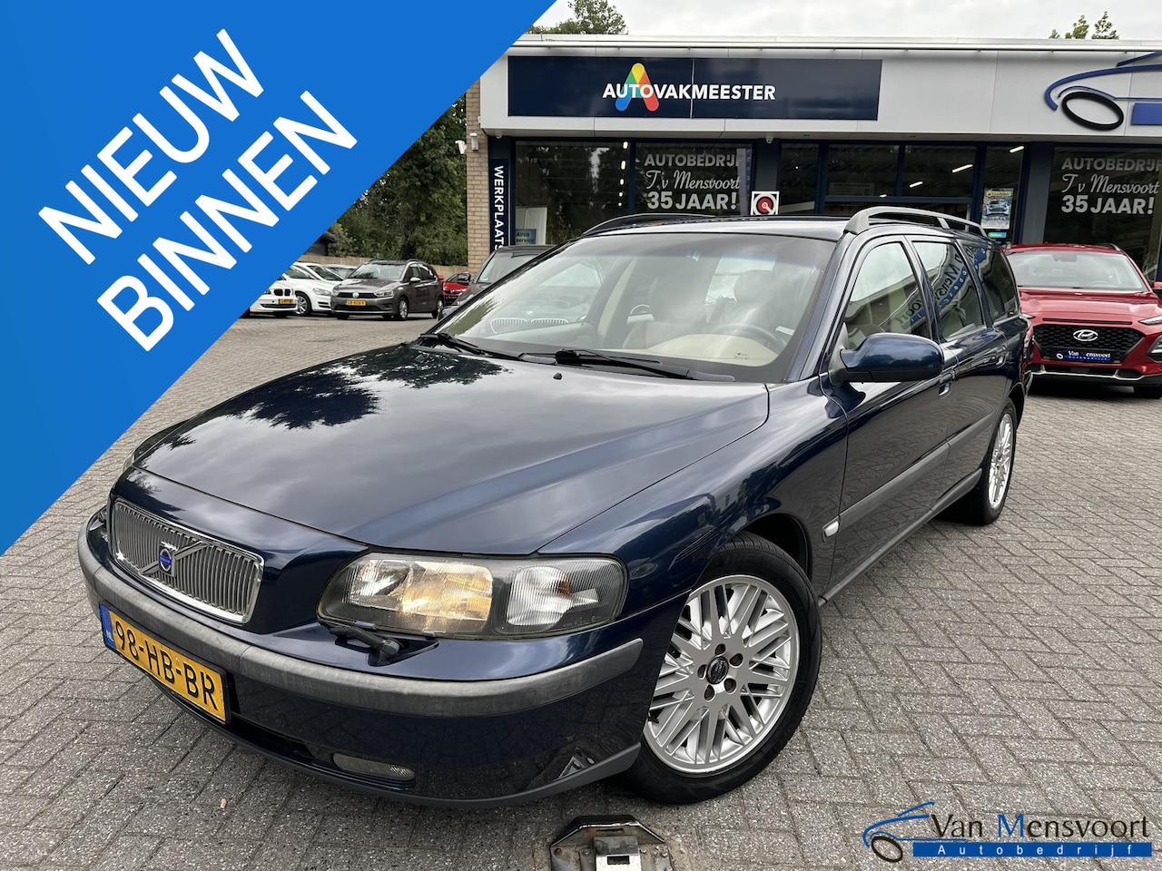 Volvo V70 - 2.4T 200PK Automaat Comfort Line Leder|Cruise|Trekhaak|Allseason - AutoWereld.nl