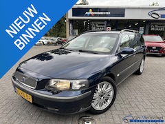 Volvo V70 - 2.4T 200PK Automaat Comfort Line Leder|Cruise|Trekhaak|Allseason