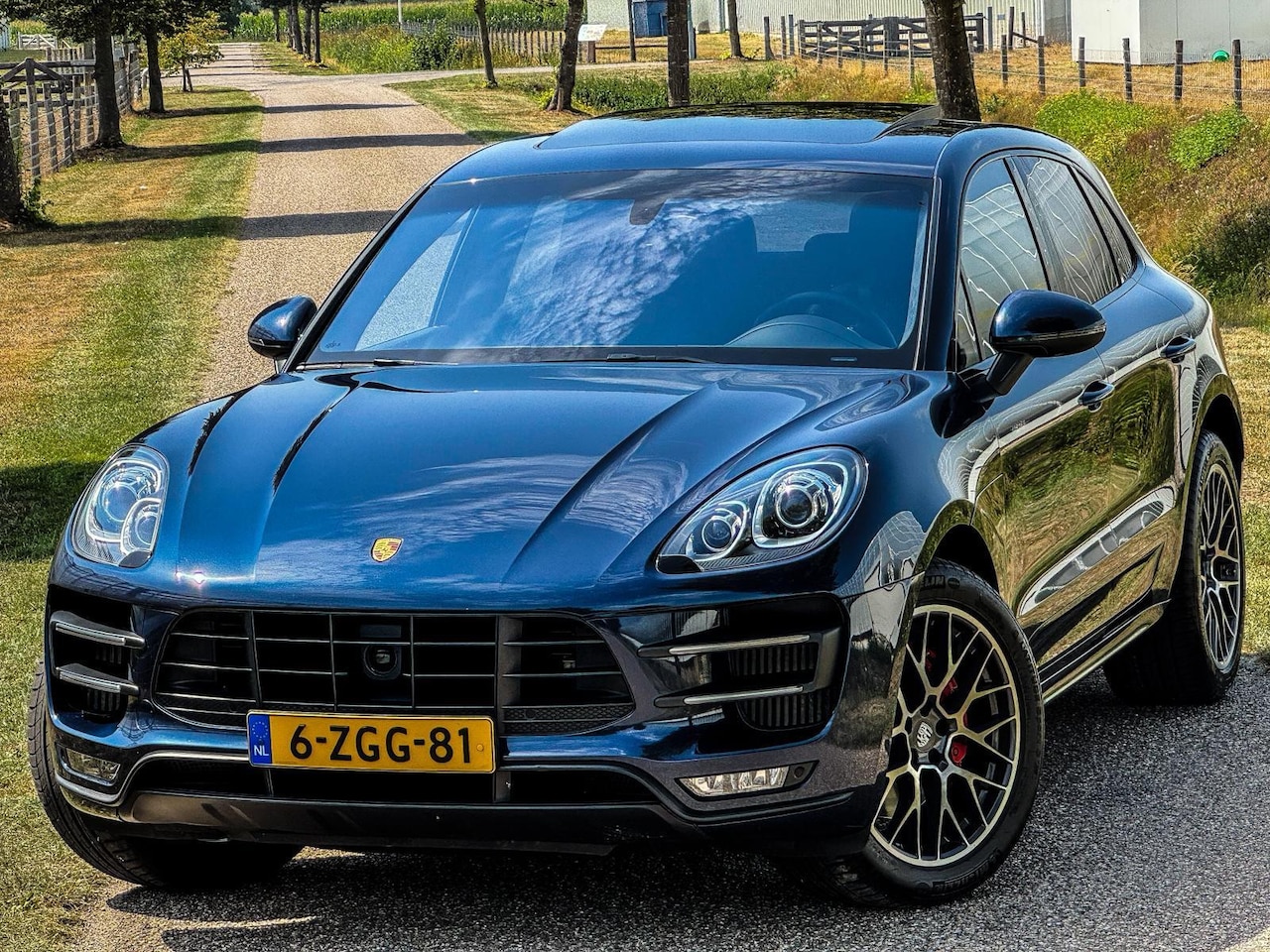 Porsche Macan - 3.6 Turbo – Carbon pakket | Panoramadak | Origineel NL | Nieuwstaat - AutoWereld.nl