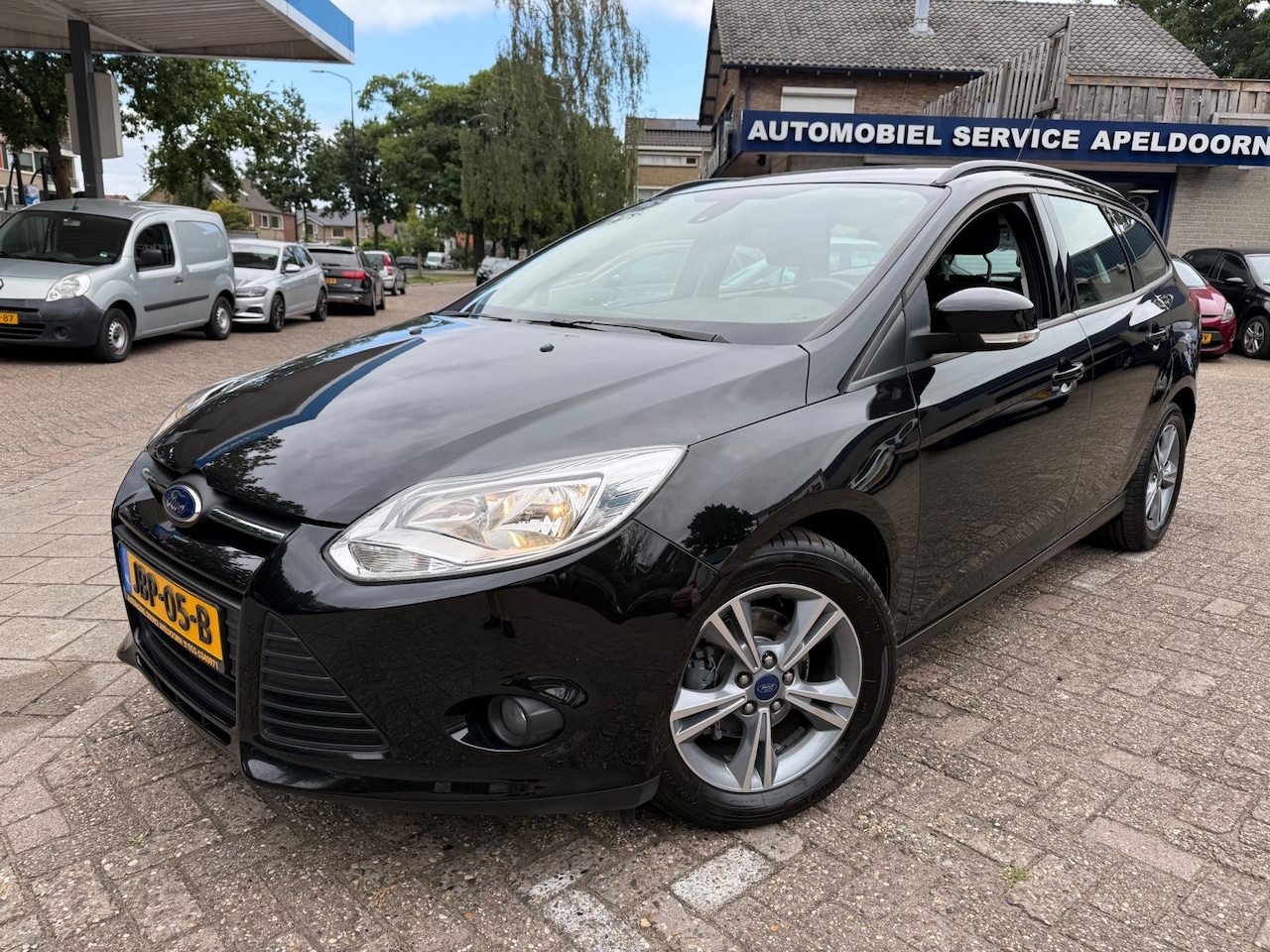 Ford Focus Wagon - 1.0 EcoBoost Lease Titanium * AIRCO*STOELVERW.*PDC*ELEKTR. PAKKET*LM. VELGEN* - AutoWereld.nl