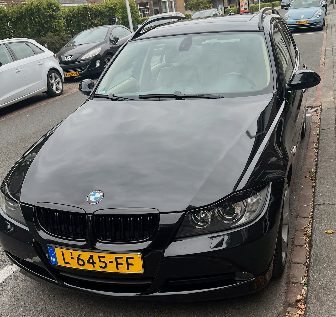 BMW 3-serie Touring - 325xi High Executive Shadow Line Pano 4x4 6 cilinder CarPlay Leder - AutoWereld.nl
