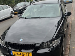 BMW 3-serie Touring - 325xi High Executive Shadow Line Pano 4x4 6 cilinder CarPlay Leder