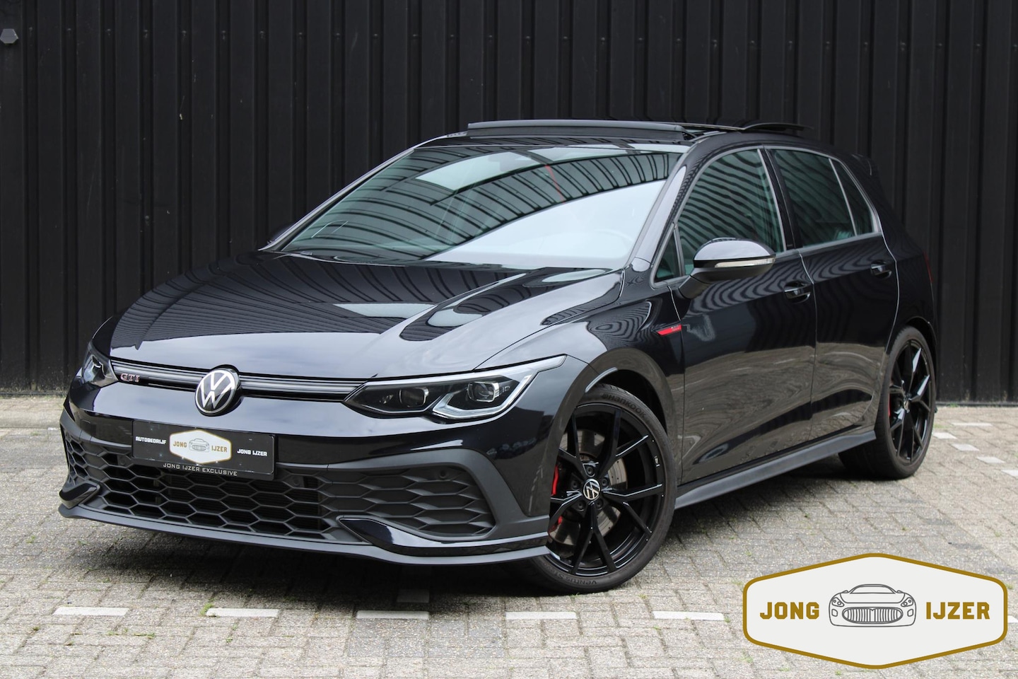 Volkswagen Golf - 2.0 TSI GTI CLUBSPORT PANO HARMAN KAR SFEER IQLIGH - AutoWereld.nl