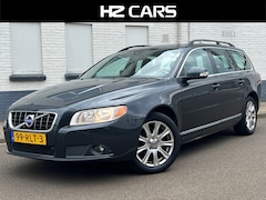 Volvo V70 - 2.0 T5 Momentum|Leder|Navi|Clima|Cruise|PDC|Netjes