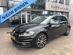 Volkswagen Golf - 1.0 TSI Highline Business R